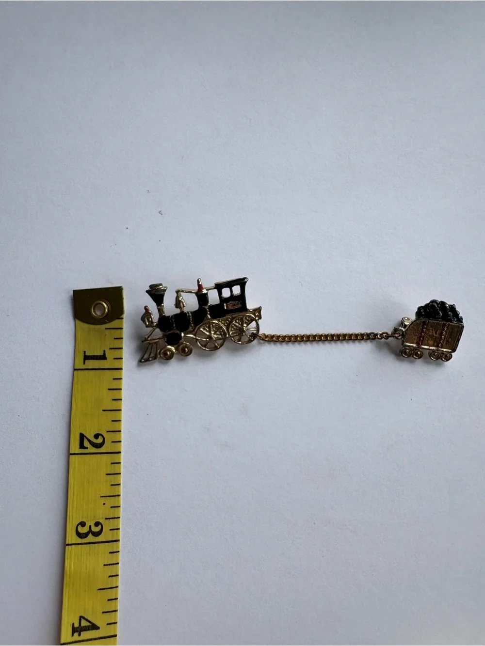 Vintage Gold Tone Steam Locomotive Train Wagon Collectible Brooch Lapel‎ Pin